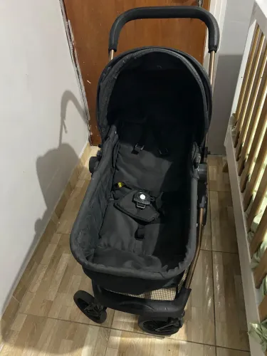 VENDO CARRINHO DE BEBÊ