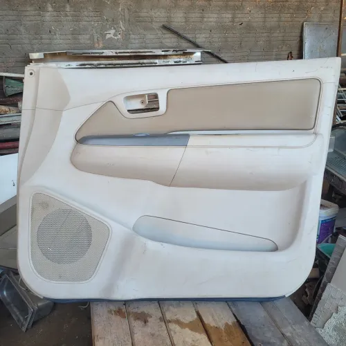 Forro de porta dianteira  da Hailux sw4 2006/2010 lado direito