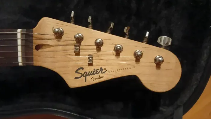 Guitarra Squier® Bullet Strat