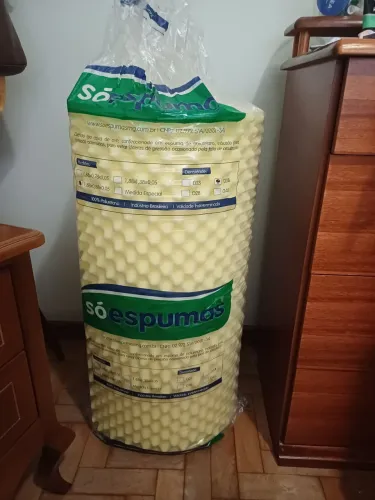 Colchão casca de ovo ela é nova solteiro