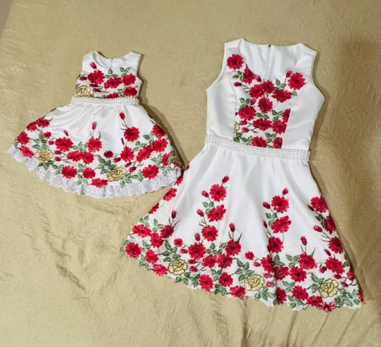 Vendo esses vestidos Mãe e Filha