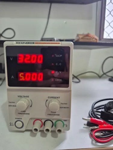 Fonte de bancada hikary hf 3205s