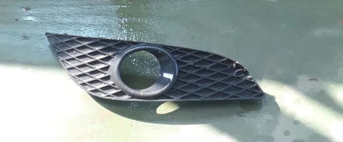 Moldura farol de milha vectra gt lado direito