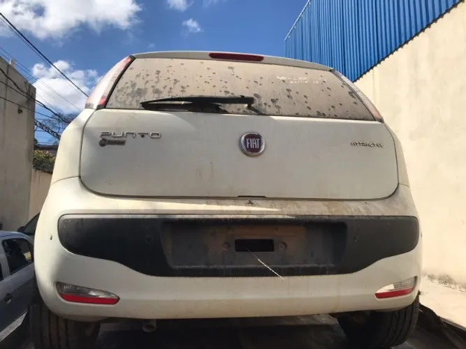 Sucata Fiat/ Punto Attractive 1.4 2013/2013 para venda de peças 