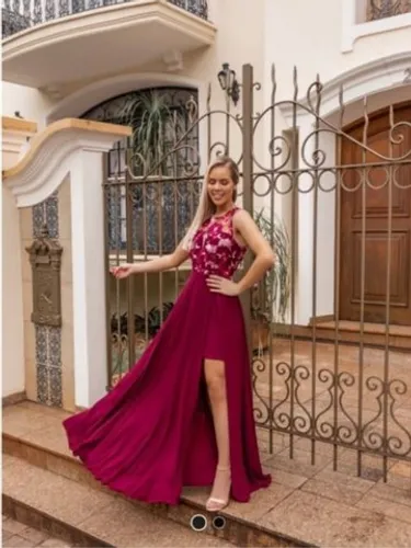 Belíssimos vestidos de noivas e festas.