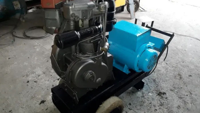Grupo Gerador 10 KVA trifásico 220/127 Volts Motor Agrale M93 usado. Gerador Kohlbach