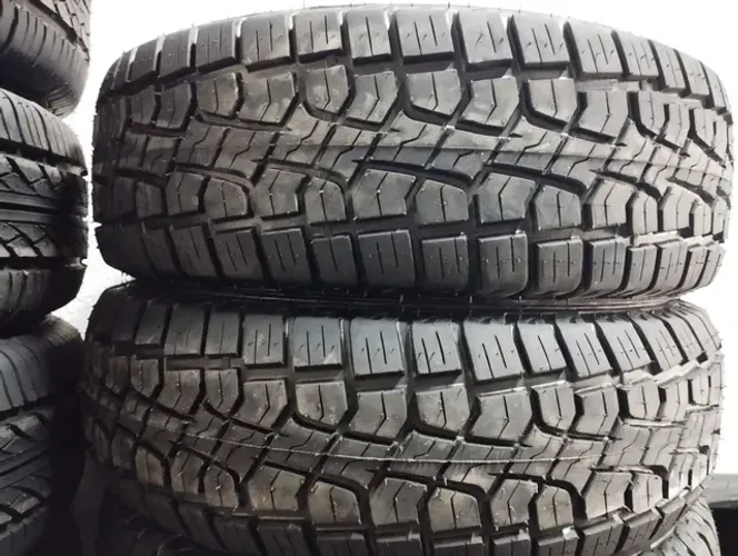 Pneus remolde marca tekistyre aro 205/70/15 ATR