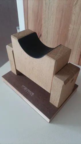 Apoiador para regulagem de instrumentos de corda