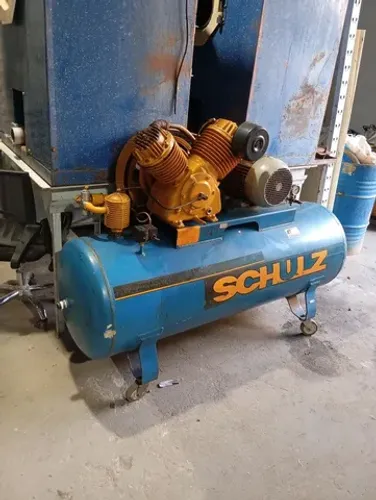 Compressor de ar Schutz 40 pés motor 10cv