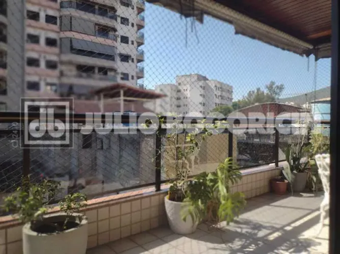 Apartamento - Padrão com direito e uso da laje, vaga , junto a Dias da Cruz