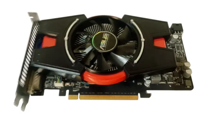 Placa de video Asus GTX 550 ti 1gb gddr5 192 bit