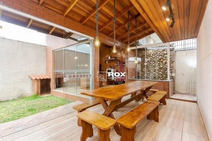 Sobrado Triplex com 6 quartos à venda, 400 m² por R$ 1.500.000 - Portão, Curitiba/PR