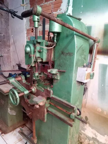 Máquina para marcenaria