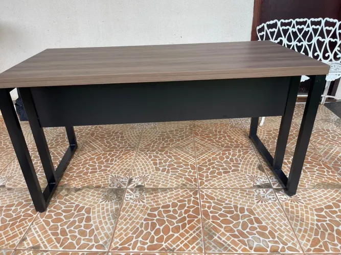 Mesa de Escritório INDUSTRIAL 1.50x0.70 com Design Moderno