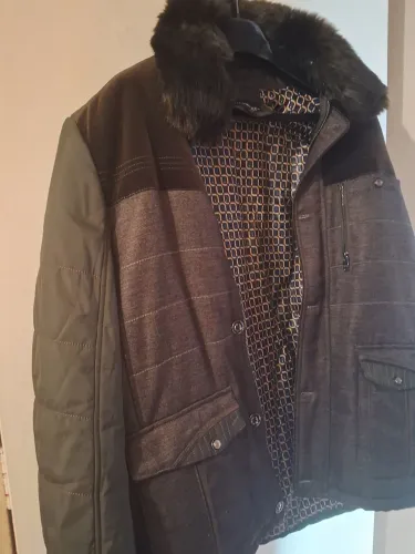 Casaco Estilo Parca Masculino Elegante com Gola de Pele