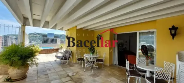 Cobertura : / Residencial / Vila Isabel
