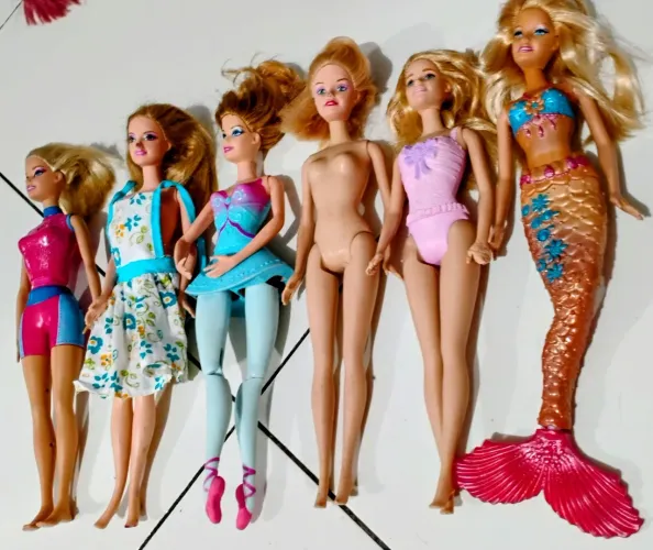 Vendo lotes de bonecas Barbie usadas.