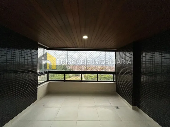 Apartamento a venda com 136 metros quadrados com 5 quartos em Cidade Jardim Candeal - Salv