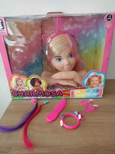 Charmosa Rainbow: Boneca Unicórnio com Acessórios