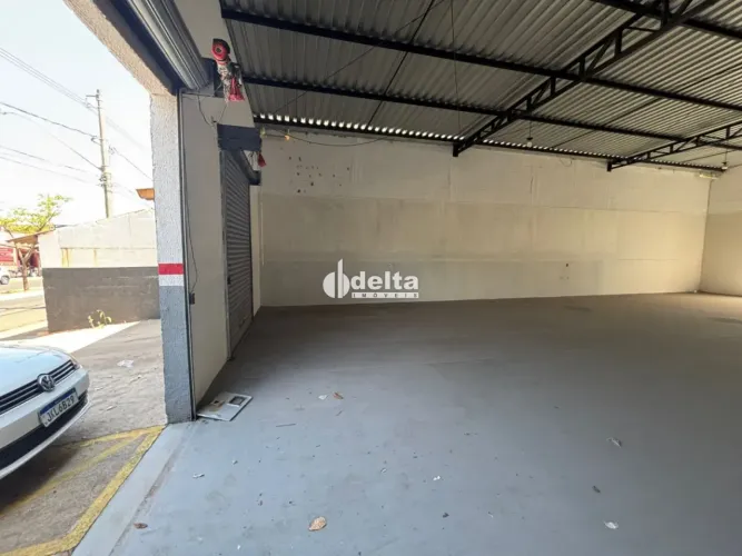 Galpão Comercial disponível para locação no bairro Jardim Botanico em Uberlândia - MG.