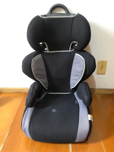 Vendo cadeirinha pra bebês. Aceito proposta em dinheiro ou pix