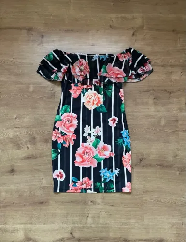 Vestido preto estampa Floral tam P Emely