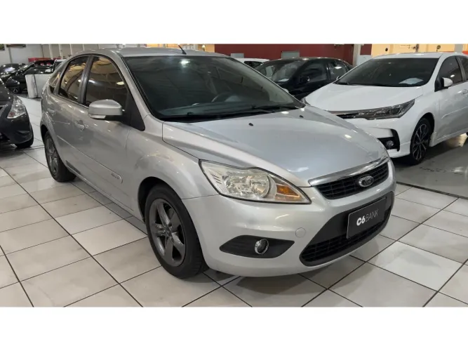 Ford Focus 1.6 S/1.6 SE Flex 16V 5P AUT 2013