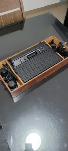 Atari 2600 polivox com maleta e paddle