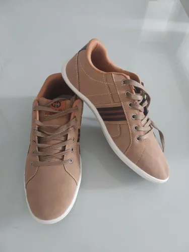 Tênis masculino, Casual, Cor Marrom, Tamanho 42.