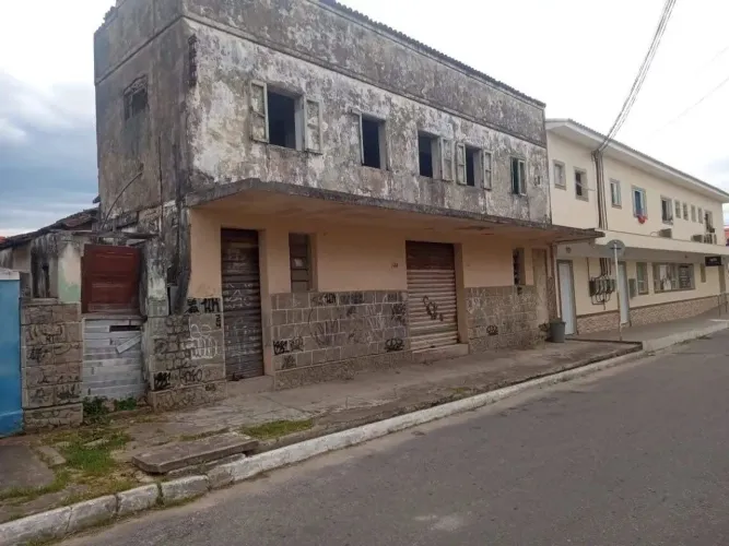 Excelente oportunidade para investidores e empreendedor. Galpão com 260m²