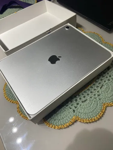 iPad  A16 2025 com garantia até 2026 troco por PS5 