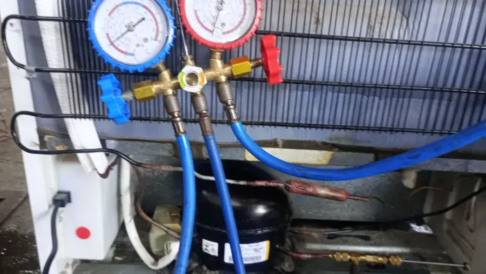 SEU REFRIGERADOR EM BOAS MÃOS 