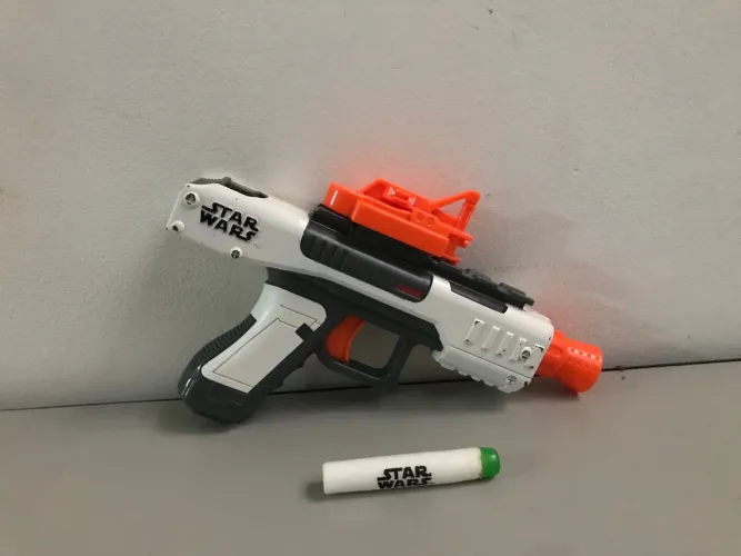 Pistola de brinquedo 