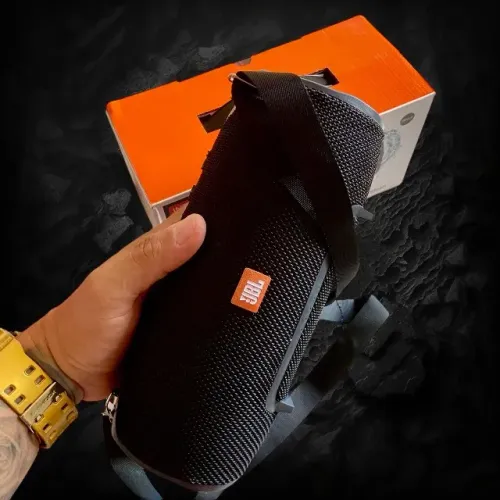Caixa de som JBL com alça