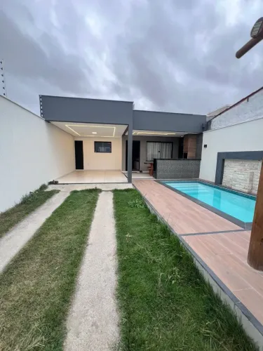 Vendo casa com piscina de 2/4 sendo uma suíte no Tomba 