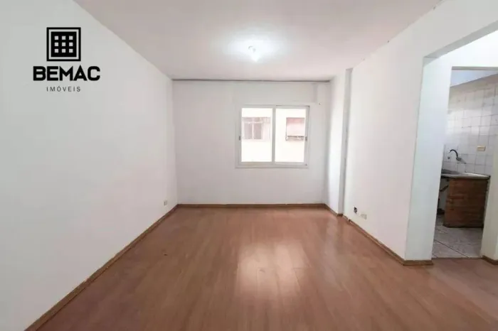 Kitnet 30m² para locação próximo à estação Liberdade