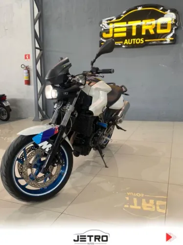 BMW F800r .<br>Ano: 2011<br>Revisada