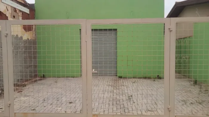 Ponto Comercial 50m² com  Estacionamento  - Excelente Localização!