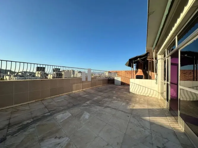 Cobertura a venda na Tijuca, Rua Dr. Satamini, 3 quartos (1 suíte e closet), sala ampla, i