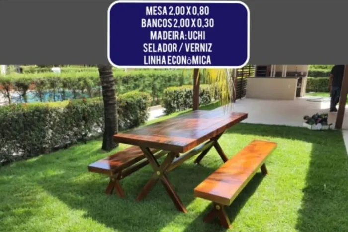 Mesa Rústica de Madeira
