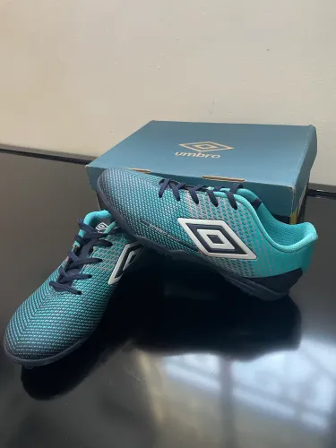 Título: Chuteira Umbro Speed 35 - Original, Estado de Novo, Na Caixa + Caneleiras