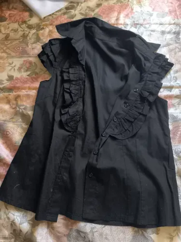 Blusa preta social com babado tamanho P/M 