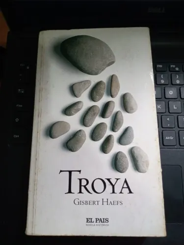 Livro Troya (Gisbert Haefs) EL PAIS