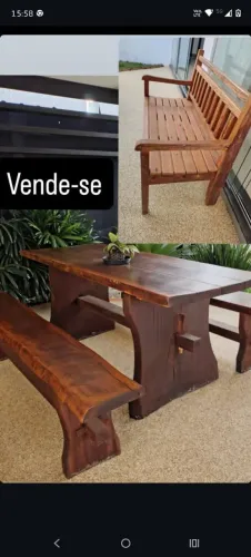 Belo conjunto de madeira maciça