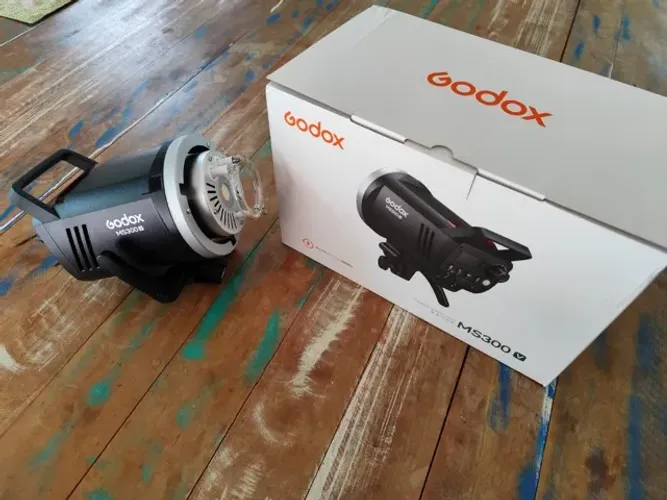 Flash de Iluminação - Godox MS300V