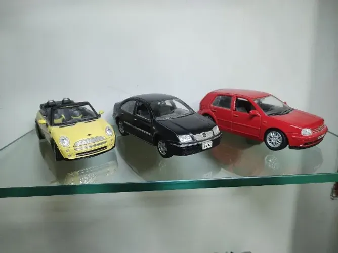 Carros de miniatura colecionáveis 
