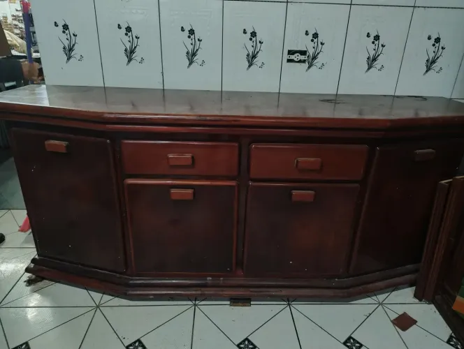 Buffet de madeira
