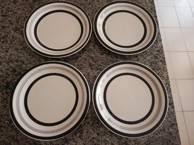 Jogo de 4 Pratos Rasos Decorados