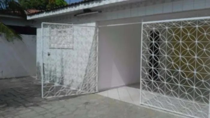 CASA USADA RECUADA NO ALVARO WEYNE