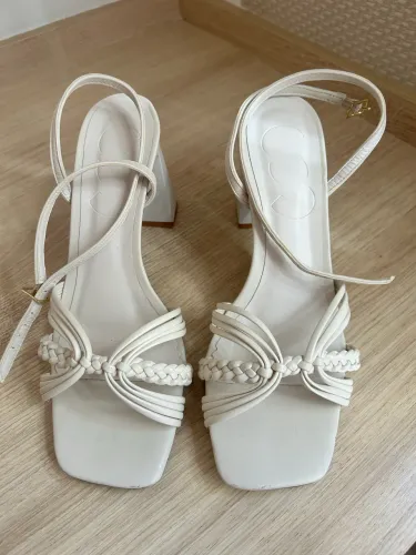 Salto off white Sonho dos Pés